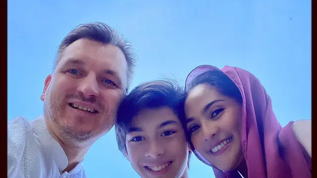 Suami Ulang Tahun Ini 7 Kebersamaan Maudy Koesnaedi dengan Keluarga Kecilnya