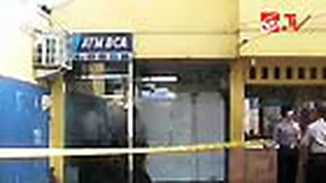 Sebuah ATM di Bogor, Jawa Barat, dibobol penjahat. Tersangka juga sempat menutup lensa CCTV dengan lakban hingga aksi itu tak terekam. 