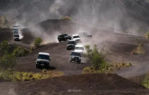 50 Mercedes Jip Menyusuri Jawa-Bali, Ada Kisah Tak Biasa di Baliknya