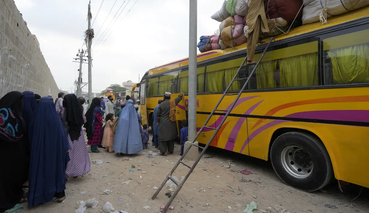 Para aktivis mengatakan bahwa deportasi paksa terhadap warga Afghanistan akan menempatkan mereka pada risiko besar. (AP Photo/Fareed Khan)
