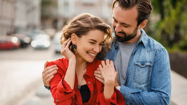 Ilustrasi pasangan cinta, romantis, bahagia