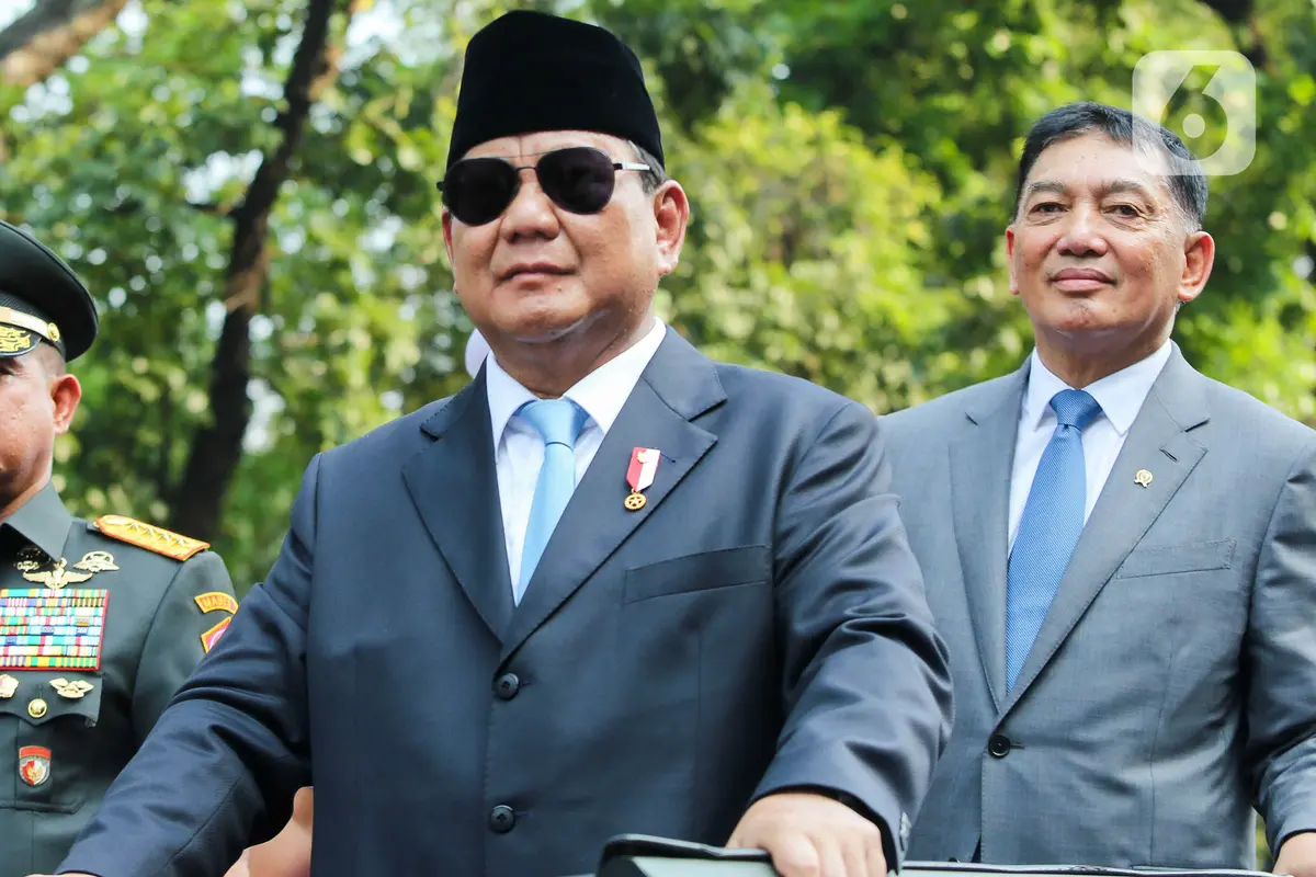 Usai Serahkan Jabatan Menhan, Presiden Prabowo Subianto Diarak ke Istana Negara