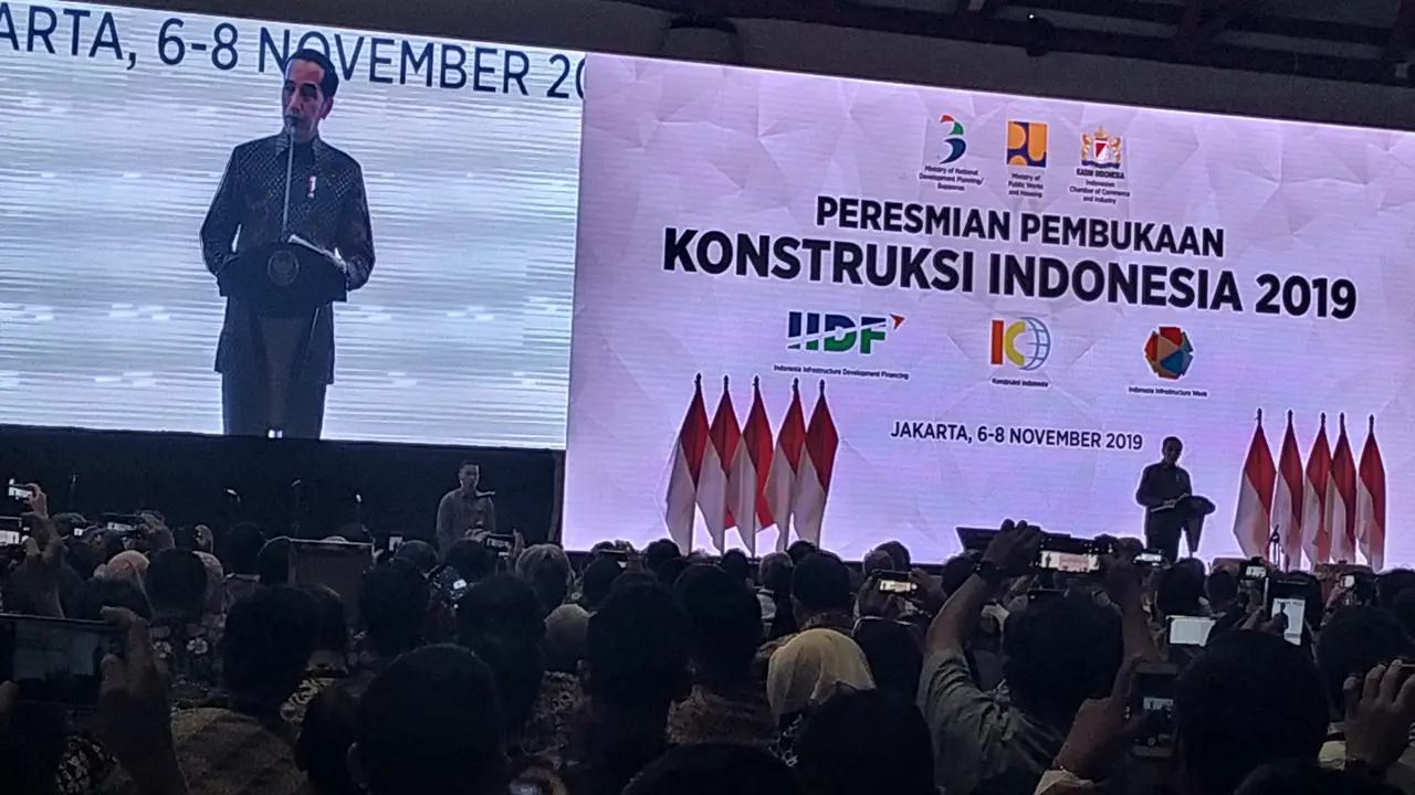 Presdien Jokowi resmi membuka pameran Indonesia Infrastructure Week (IIW)
