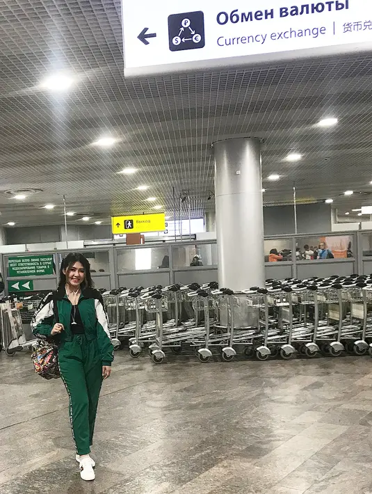 Penyanyi asal Sidoarjo yang berharap pemain idolanya, Ronaldo kembali ke Manchaster United itu juga akan menyaksikan pertandingan Inggris lawan Kroasia. (Instagram/viavallen)