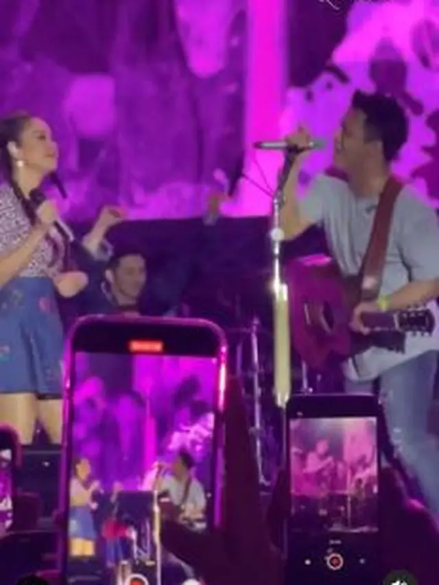 6 Potret Bunga Citra Lestari dan Ariel NOAH Duet di Atas Panggung, Bikin Baper