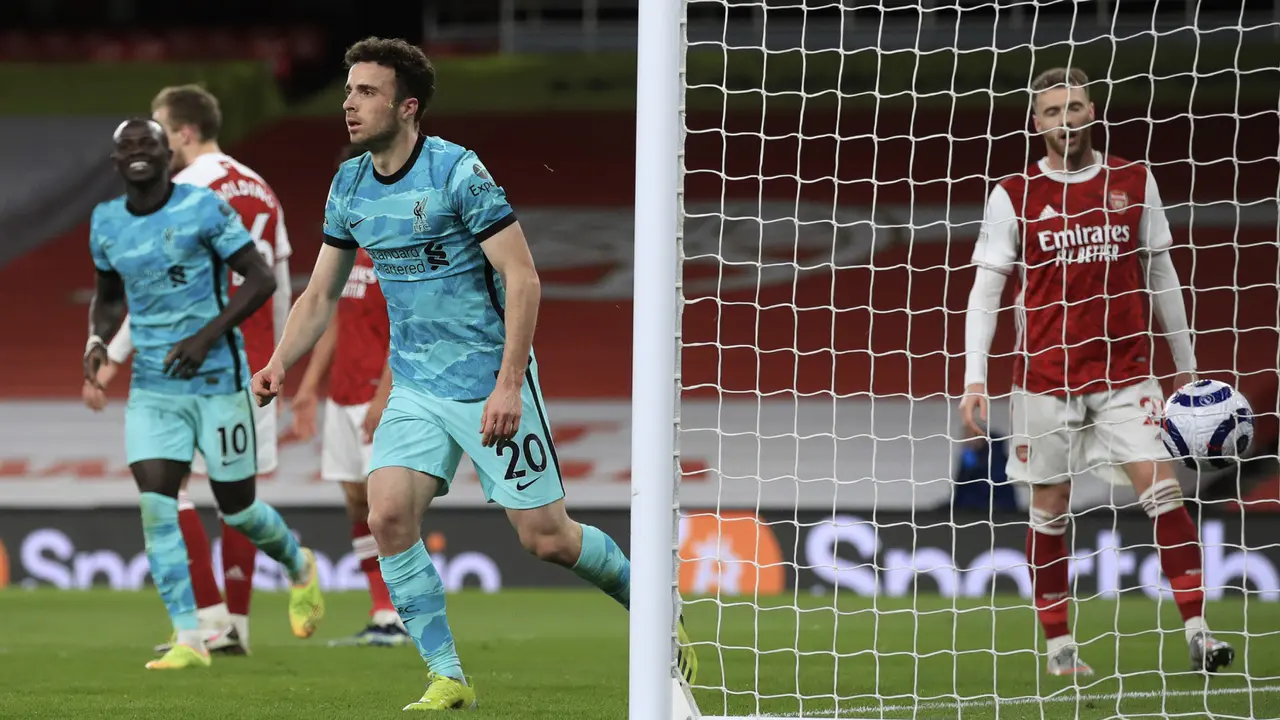 FOTO: Liverpool Bantai Arsenal 3-0 di Emirates Stadium
