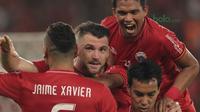 Para pemainPersija Jakarta merayakan gol Marko Simic ke gawang JDT pada laga Piala AFC 2018 di Stadion Utama Gelora Bung Karno, Jakarta, Selasa (10/4/2018). Simic mencetak Hattrick ke gawang JDT.  (Bola.com/Nick Hanoatubun)