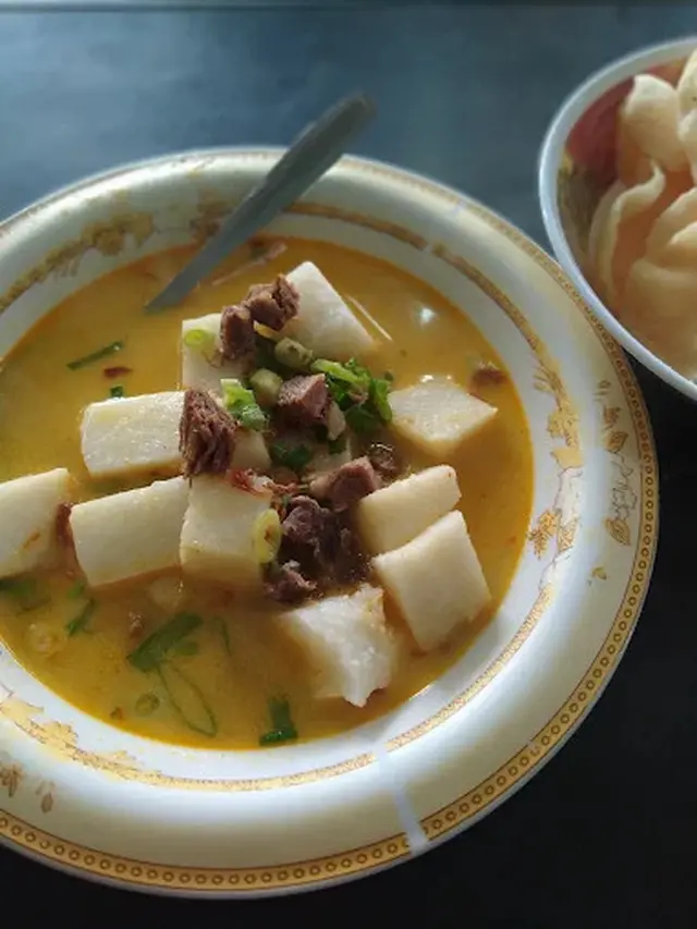 Lontong Kari dan Bubur Ayam Macan
