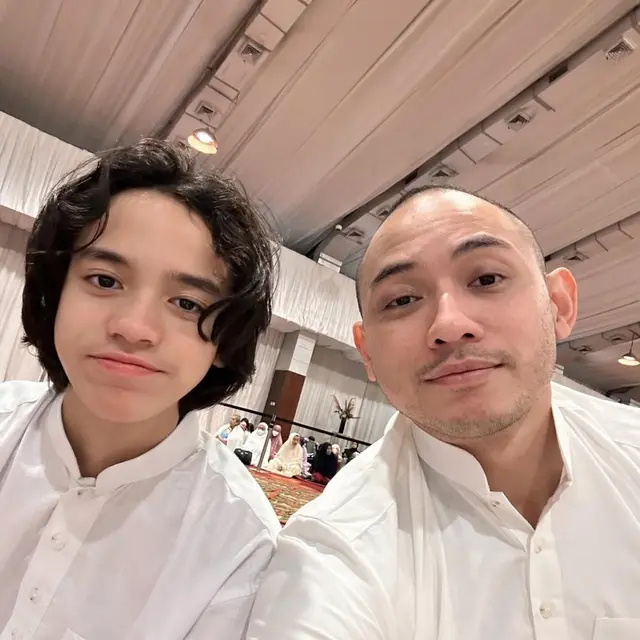 Potret Kedekatan Noah Sinclair dengan Tiko Aryawardhana (Instagram/@tikoaryawardhana)