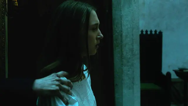 Adegan di film The Nun (Warner Bros)