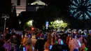 Kaum muda ikut serta dalam protes Global Climate Strike 'Fridays For Future' di depan parlemen Polandia di Warsawa, Polandia, Jumat (15/9/2023). Menurut analisis IMF, pemerintah di dunia menggelontorkan subsidi untuk minyak dan gas sebesar USD 7 triliun  hanya pada tahun lalu saja. (AP Photo/Czarek Sokolowski)