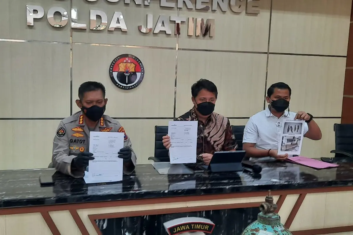 Tabung oksigen diduga palsu di Tulungagung ternyata asli, tapi kadarnya hanya 22, 66 persen. (Dian Kurniawan/Liputan6.com)