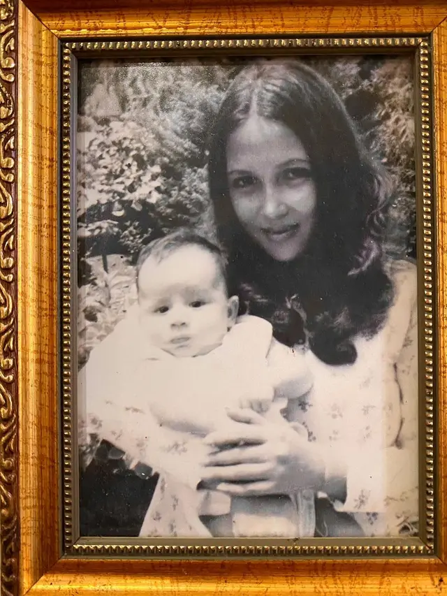 Potret jadul Marcelino Lefrandt bersama ibunya (Sumber: Instagram/@marcelinolefrandt)