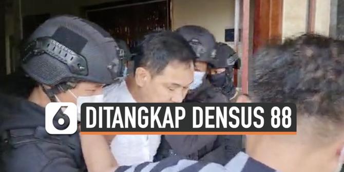 VIDEO: Lihat, Detik-Detik Densus 88 Tangkap Eks Pejabat FPI Munarman