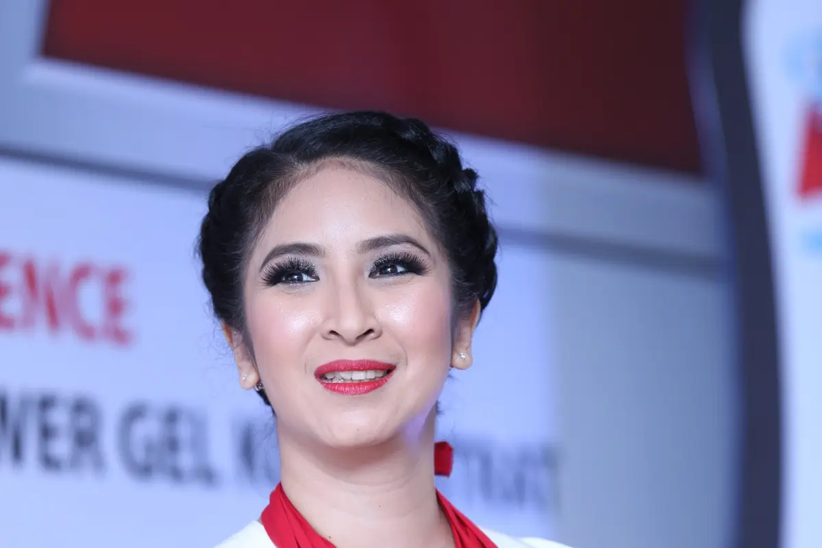 [Bintang] Novita Angie