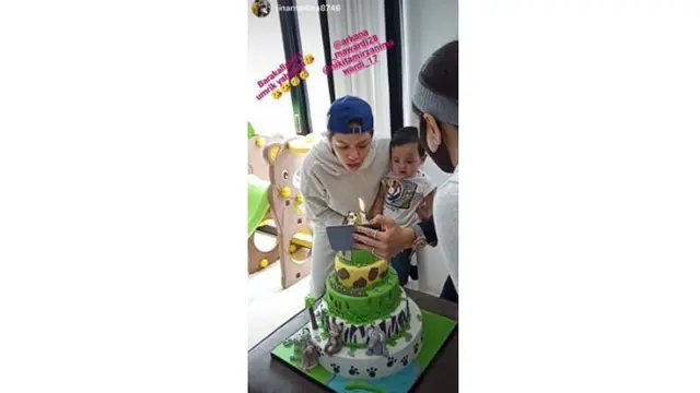 Bagi 500 Sembako, Ini 6 Momen Nikita Mirzani Rayakan Syukuran Anak Bungsunya