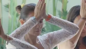 Luna Maya dan Maxime Bouttier Jalani Upacara Melaspas Rumah Baru di Bali