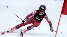 Kristin Lysdahl dari Norwegia meluncur melewati sebuah gerbang untuk finis di posisi kedua saat slalom wanita musim dingin Winter Games NZ di Cardrona, Queenstown, Selandia Baru, (28/8).  (Iain McGregor/Winter Games NZ via AP)