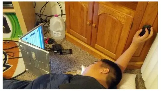 Terlalu Kreatif, 10 Potret Kelakuan Orang Malas Ini Bikin Tepuk Jidat