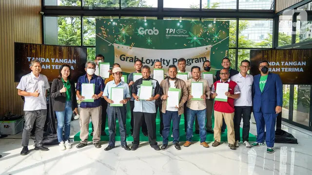 Grab Berikan Mobil Untuk 12 Mitra Pengemudi Setia