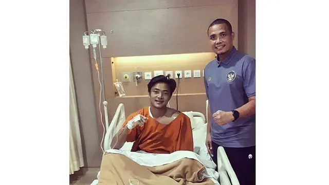 Cedera Panjang, Ini 5 Potret Terbaru Ernando Ari Kiper Persebaya Surabaya