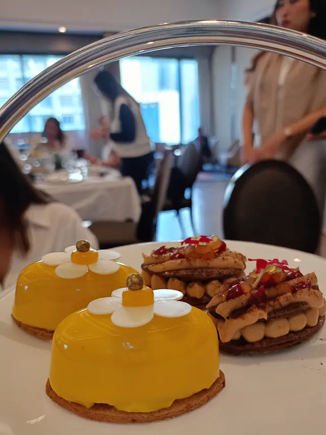 Santai Sore dengan Sajian Teh Berkelas dan Eksklusif dari Dilmah di Raffles Jakarta