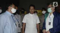 Mantan Ketua Umum PPP Muhammad Romahurmuziy atau Romy keluar dari Rumah Tahanan KPK di Jakarta, Rabu (29/4/2020). Romy bebas sesuai dengan vonis Pengadilan Tinggi DKI Jakarta yang menjatuhkan hukuman 1 tahun penjara, sementara KPK masih melakukan kasasi di Mahkamah Agung. (merdeka.com/Dwi Narwoko)