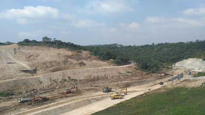 Kementerian Pekerjaan Umum dan Perumahan Rakyat (PU-PR) menargetkan pembangunan Bendungan Sindang Heula, Kabupaten Serang, Banten rampung tahun depan. (Liputan6.com/Achmad Dwi Apriyadi)