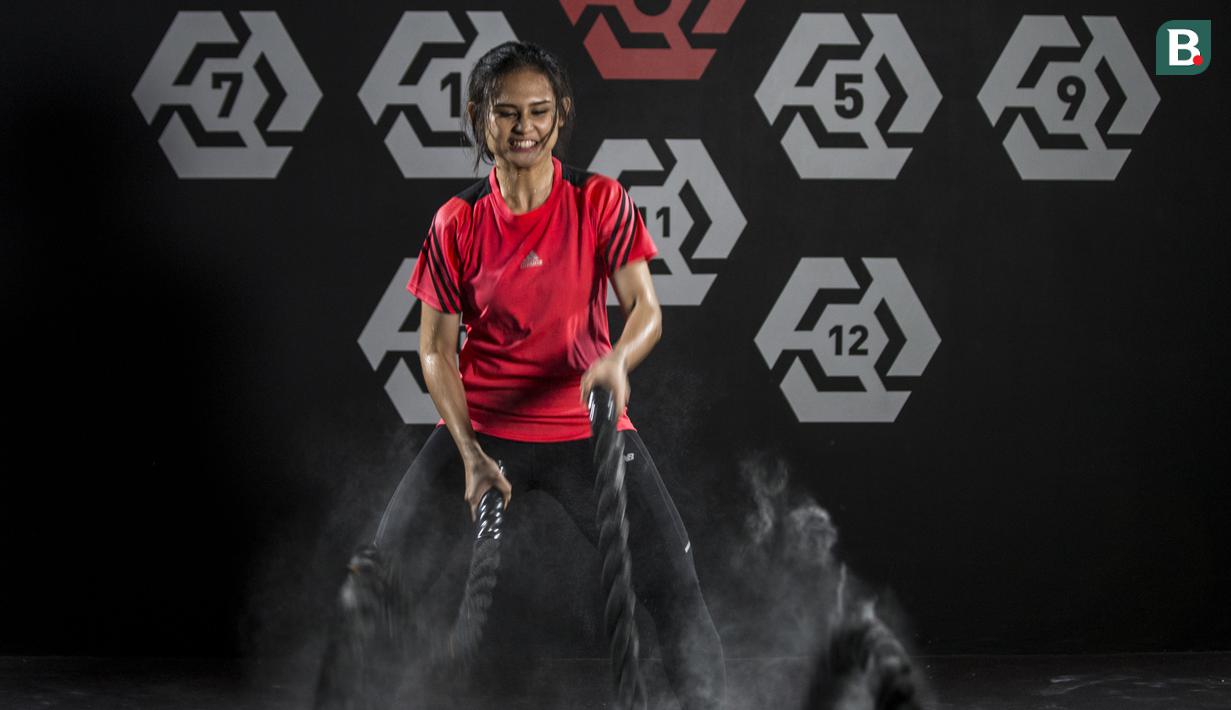 Karateka Indonesia, Ceyco Georgia, latihan fisik di Tatsujin MMA South Quarter, Jakarta, Kamis (21/7/2018). Dirinya merupakan salah satu karateka yang akan turun pada Asian Games XVIII. (Bola.com/Vitalis Yogi Trisna)