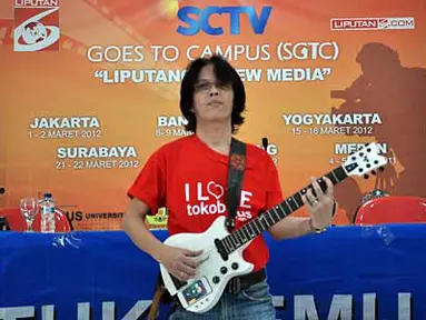 Mr D memeriahkan acara pembukaan SGTC di Kampus Fisipol Universitas Gajahmada, Yogyakarta (15/3).(Foto:Agung Binarko)