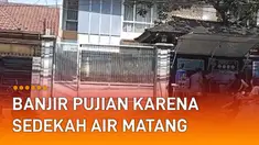 Sebuah video menunjukkan sejumlah warga mengisi air isi ulang di depan rumah besar.