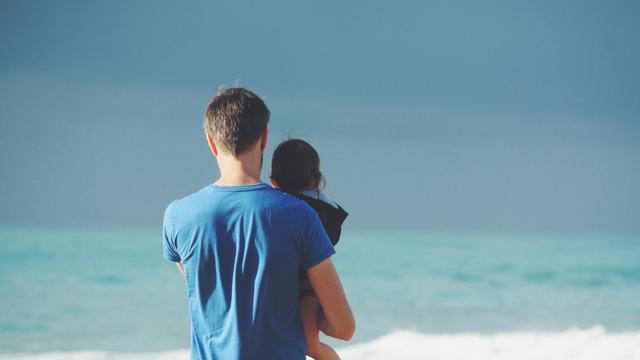 Iustrasi ayah bersama anak perempuannya