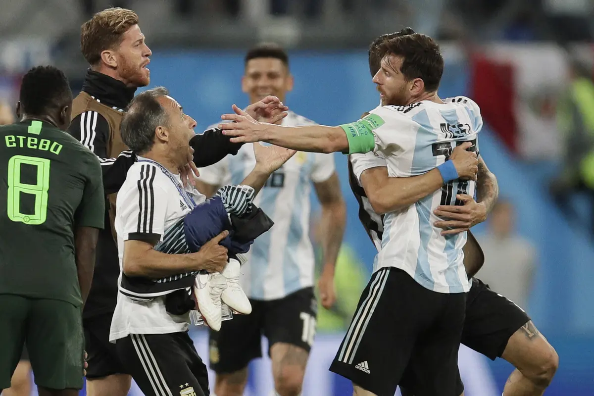 FOTO: Bek Manchester United Antar Argentina ke Babak 16 Besar