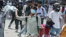 Sebelumnya, massa yang rata-rata para pelajar dan mahasiswa berunjuk rasa di Kota Kathmandu untuk menentang keputusan pemerintah Nepal melarang platform media sosial utama termasuk Facebook, YouTube, X, dan WhatsApp. (PRABIN RANABHAT/AFP)