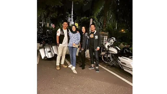 6 Momen Pasha Ungu Ajak Istri Riding Naik Motor Gede, Sangat Antusias