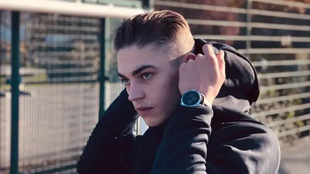 10 Tahun Berlalu, Ini 6 Potret Terbaru Hero Fiennes Tiffin Si Pemeran Voldemort Muda
