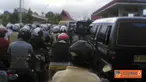 Citizen6, Malinau: Beberapa kendaraan bermotor mengantre untuk mengisi BBM di SPBU Malinau, Kalimantan Timur, Rabu (13/7). Sebagian besar SPBU di Malinau ini jarang mengisi kembali BBM yang habis. (Pengirim: Noel Leo)