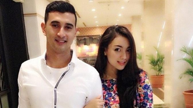 Foto-foto Kemesraan Ali Syakieb dan Citra Kirana - Celeb 