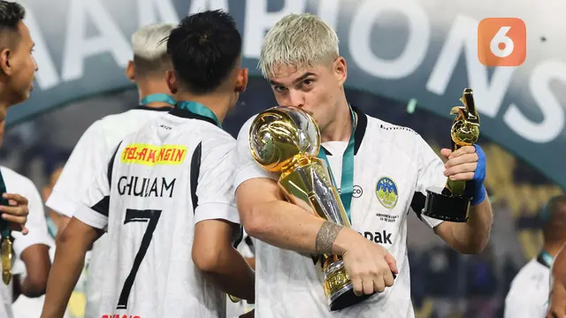 Foto: Kemenangan Sempurna PSIM Yogyakarta, Penantian18 Tahun Promosi dan Jadi Juara Pegandaian Liga 2 2024/2025