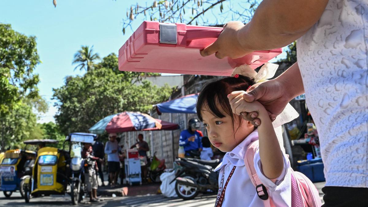 Suhu Panas, Kegiatan Belajar Mengajar di Manila Dihentikan Sementara