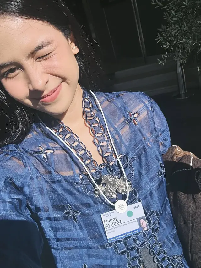 Maudy Ayunda jadi pembicara di World Economic Forum Young Global Leaders 2025. [@maudyayunda]