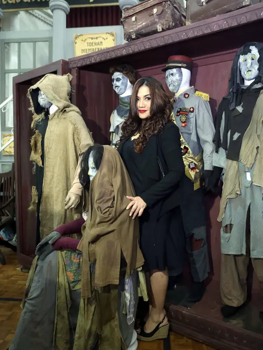 "Sejak dulu saya mencintai teater saat masuk TV, tahun 95 saya terlibat di teater. Saya pertama main teater di Bulungan dan Teater Kertas," ungkap Cornelia. (Nurwahyunan/Bintang.com)