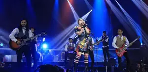 Konser Slank in Love, Via Vallen: Keren Bangetlah.