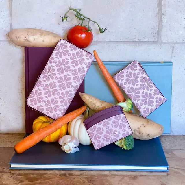 Flower Spade Coated Canvas Collection dari Kate Spade New York