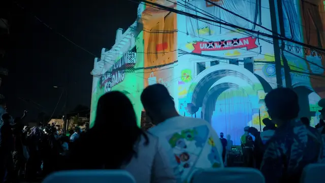 Ini Makna di Balik Warna-warni Kilatan Lampu di Gedung Warenhuis