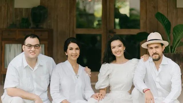 7 Potret Kompak Kebersamaan Raline Shah dengan Keluarga