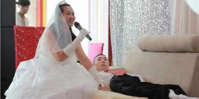 Sook Yin dan Li mengucap janji pernikahan | (c) http://daily.bhaskar.com/
