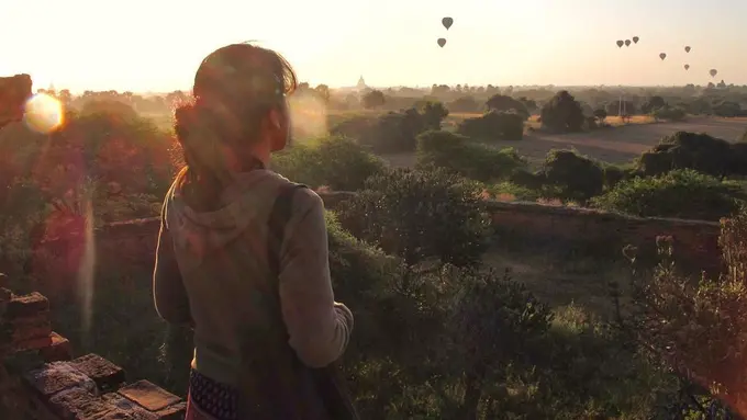 [Bintang] Travel Blogger