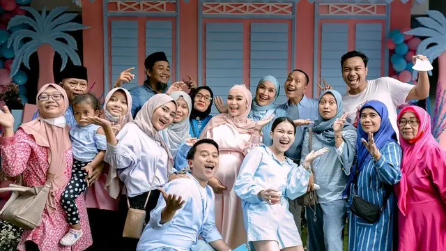 [Fimela] Gender Reveal Syifa Adik Ayu Ting Ting