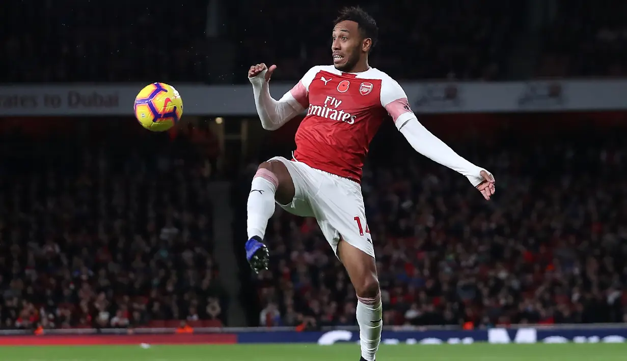 2. Pierre-Emerick Aubameyang (Arsenal) - 8 gol dan 1 assist (AFP/Daniel Leal Olivas)